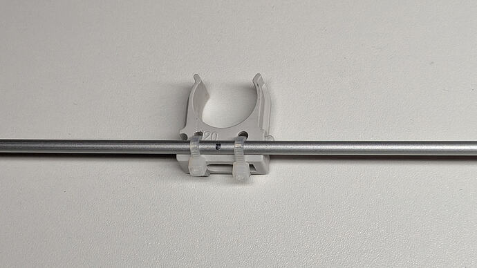 Die Direktoren wurden jeweils mit zwei Kabelbinder an den Brieden befestigt (dazu mussten zwei Löcher in die Brieden gebohrt werden).